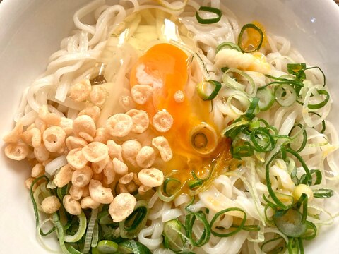 冷凍うどんで！揚げ玉入り卵うどん